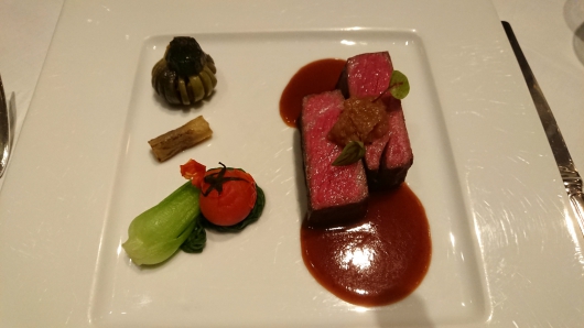 松阪牛ロース肉のロースト　ジュのソース